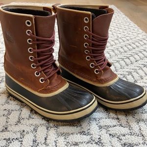 Sorel women’s waterproof winter boot 7.5